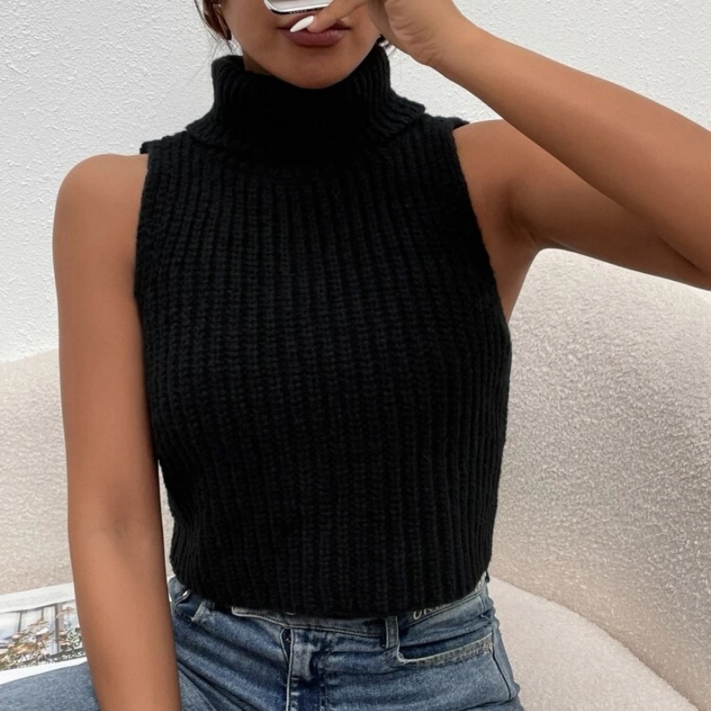 Black Cropped Sleeveless Sweater